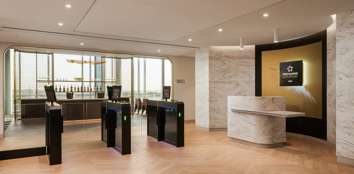 entrance area for the Star Alliance CDG lounge