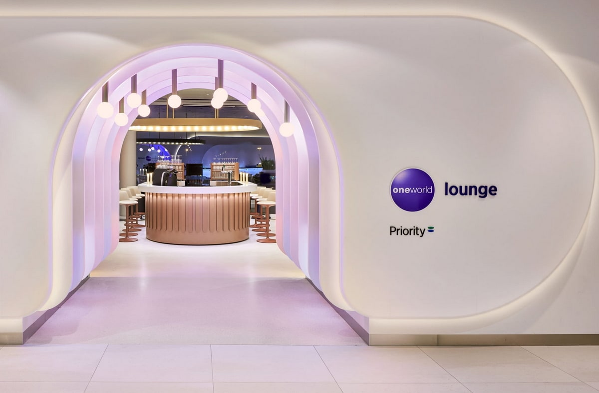 Entrance to the oneworld lounge in Amsterdam.
