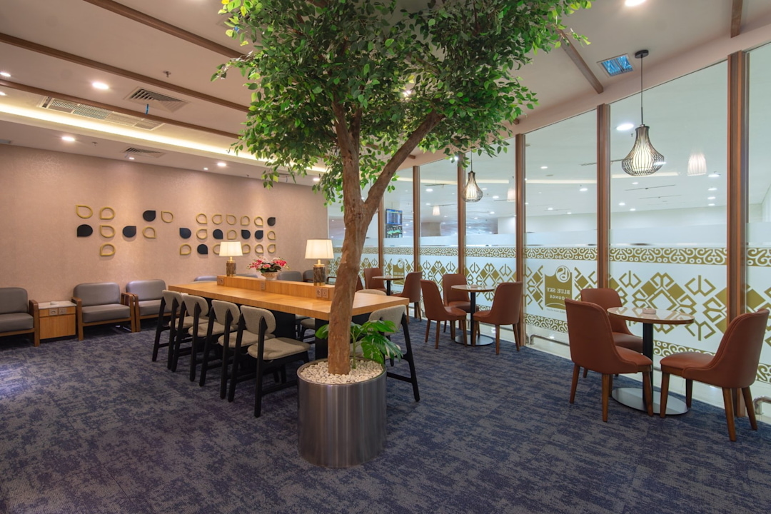 seating area with small tables.