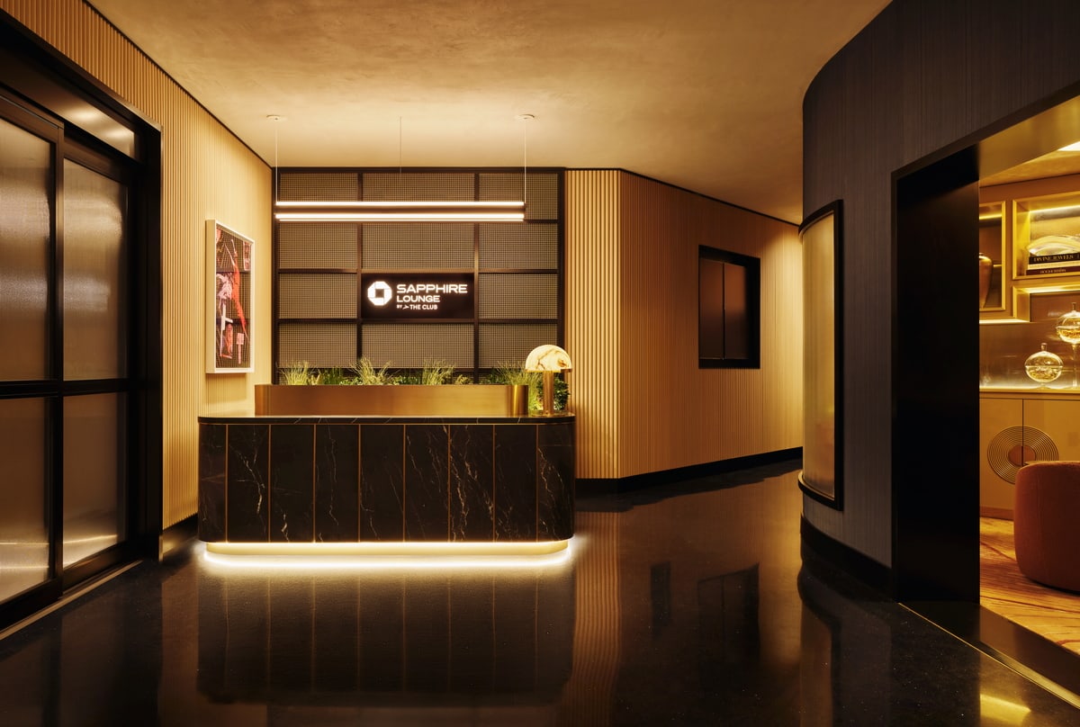 Entrance area and desk inside the Vegas Sapphire Lounge.