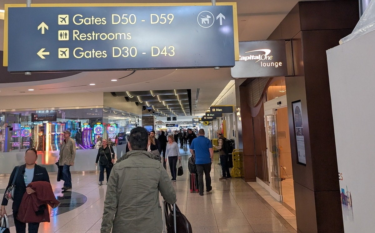 entrance from the terminal of the lounge.